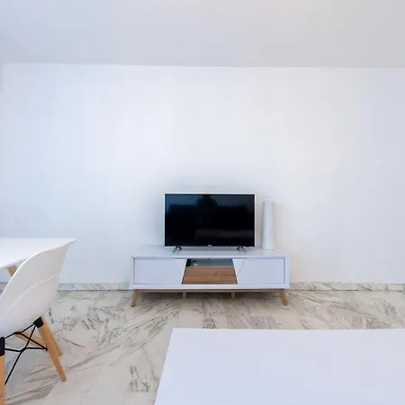 Cosy Studio Juan-Les-Pins / Terrasse -1Mn Plage * Antibes