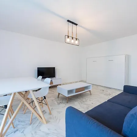 Apartment Cosy Studio Juan-Les-Pins / Terrasse -1Mn Plage Antibes