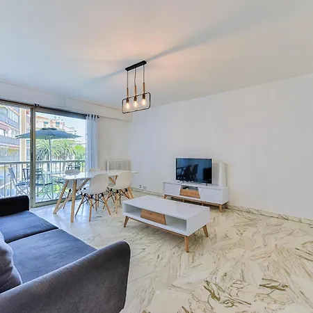 Cosy Studio Juan-Les-Pins / Terrasse -1Mn Plage Apartment